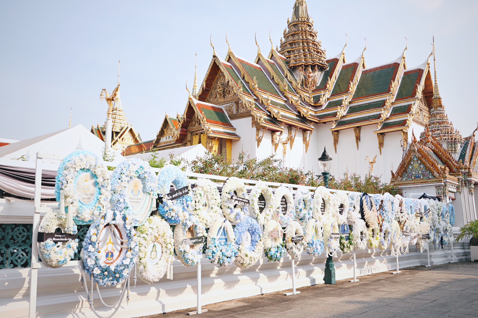 title - ส.ป.ก. ร่วมพิธีวางพวงมาลาถวายราชสักการะ ในพระพิธีธรรมสวดพระอภิธรรมพระบรมศพ สมเด็จพระนางเจ้าสิริกิติ์ พระบรมราชินีนาถ พระบรมราชชนนีพันปีหลวง ณ พระที่นั่งดุสิตมหาปราสาท